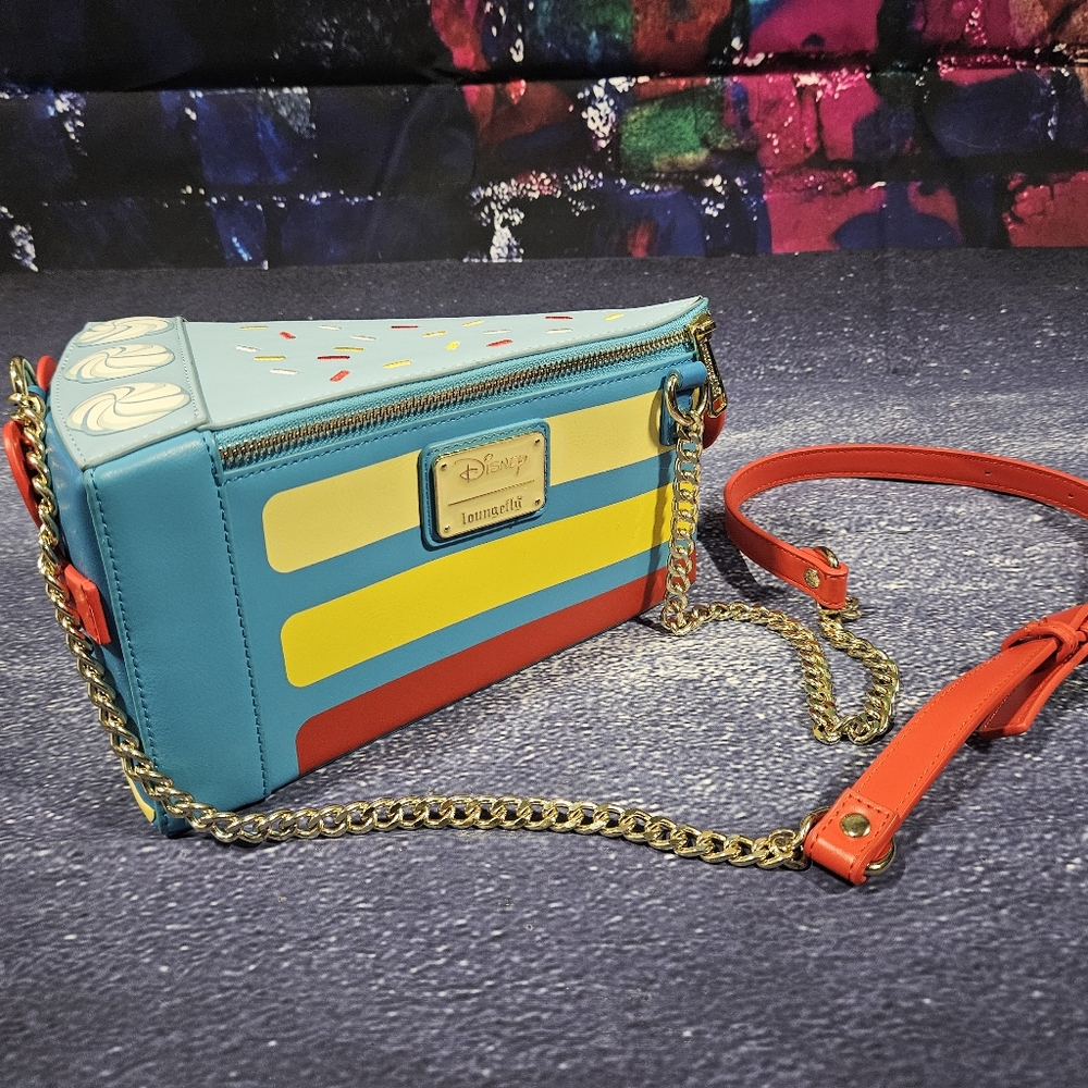 LOUNGEFLY SNOW WHITE